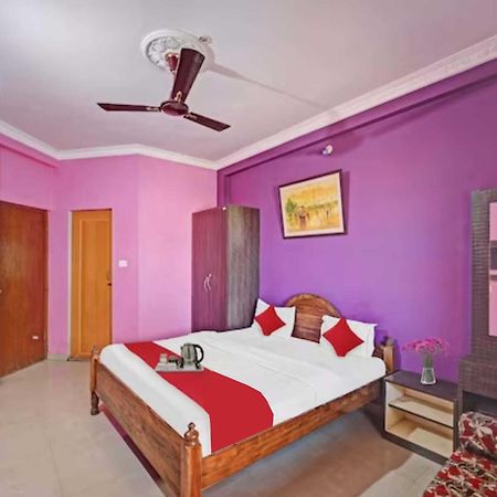 Goroomgo Varanasi Paradise Varanasi - Parking & Restaurant Available - Perfect Location And Comfortable Room エクステリア 写真