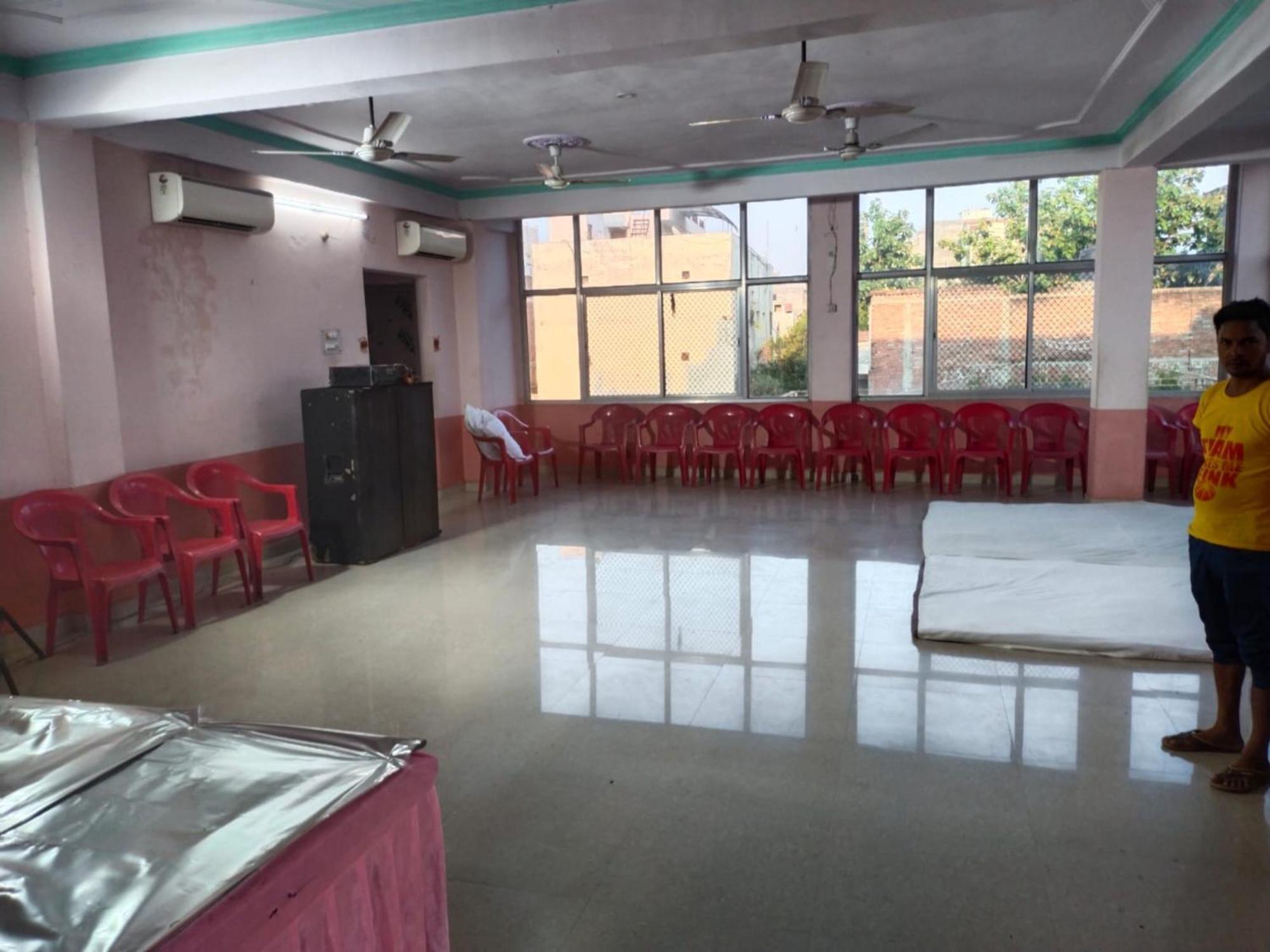 Goroomgo Varanasi Paradise Varanasi - Parking & Restaurant Available - Perfect Location And Comfortable Room エクステリア 写真